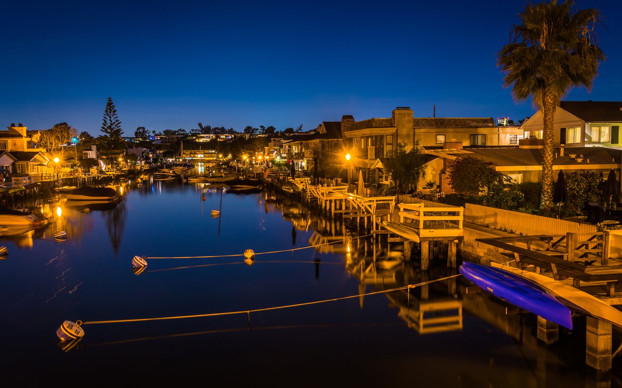 AWAYN IMAGE Dining and Water Adventures at Balboa Island