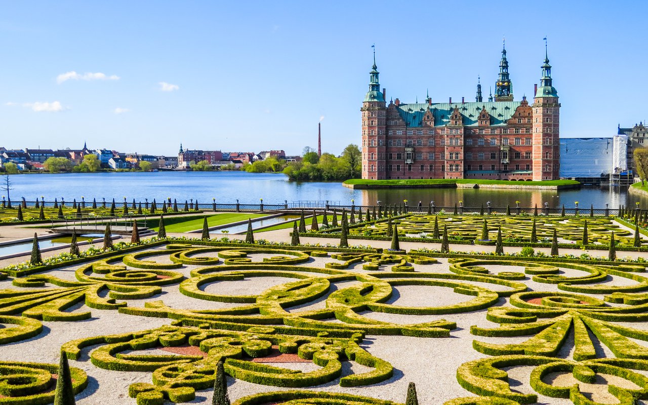 AWAYN IMAGE Explore the Frederiksborg Castle