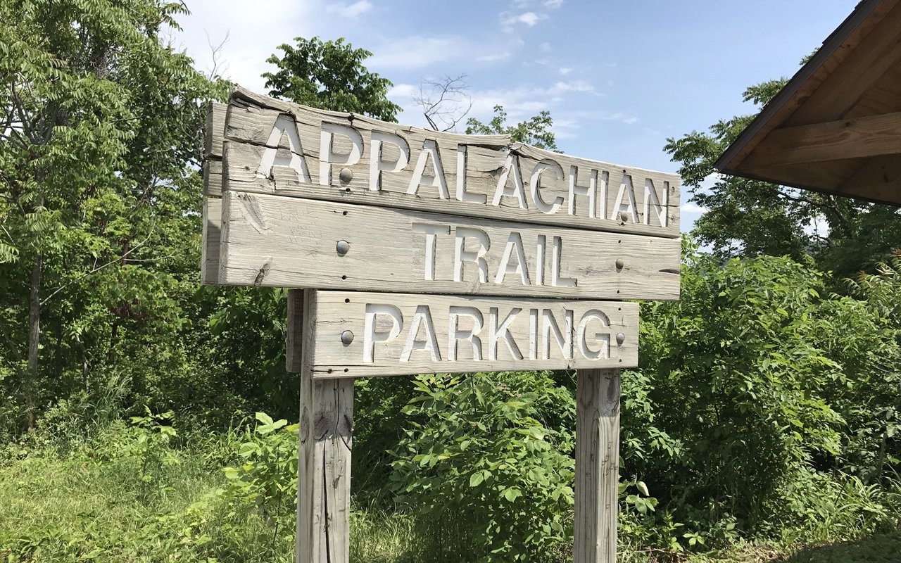 AWAYN IMAGE McAfee Knob Appalachian Trail