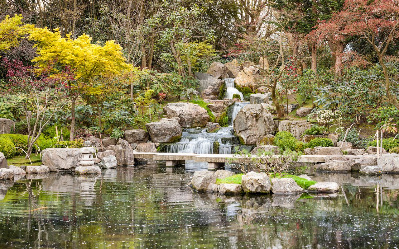 AWAYN IMAGE Holland Park's Japanese Kyoto Garden