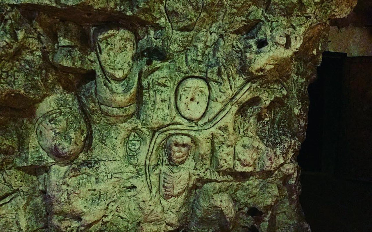 AWAYN IMAGE Caving in Chislehurst Caves