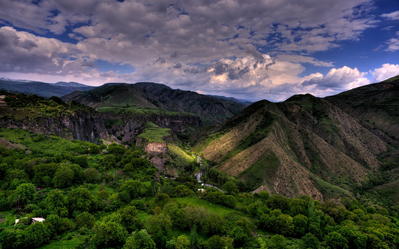AWAYN IMAGE Explore Garni, Armenia