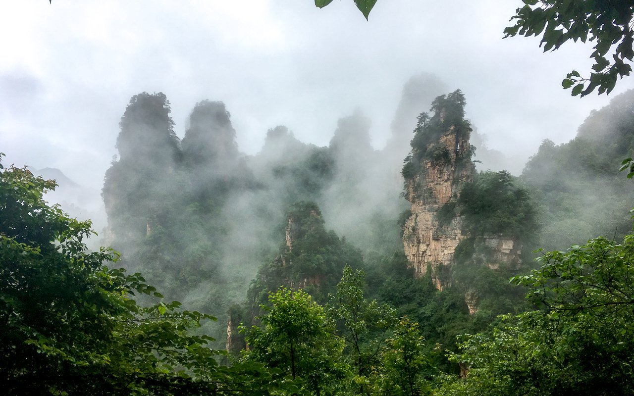 AWAYN IMAGE Tianzi Mountain (Zhangjiajie)  Backpack