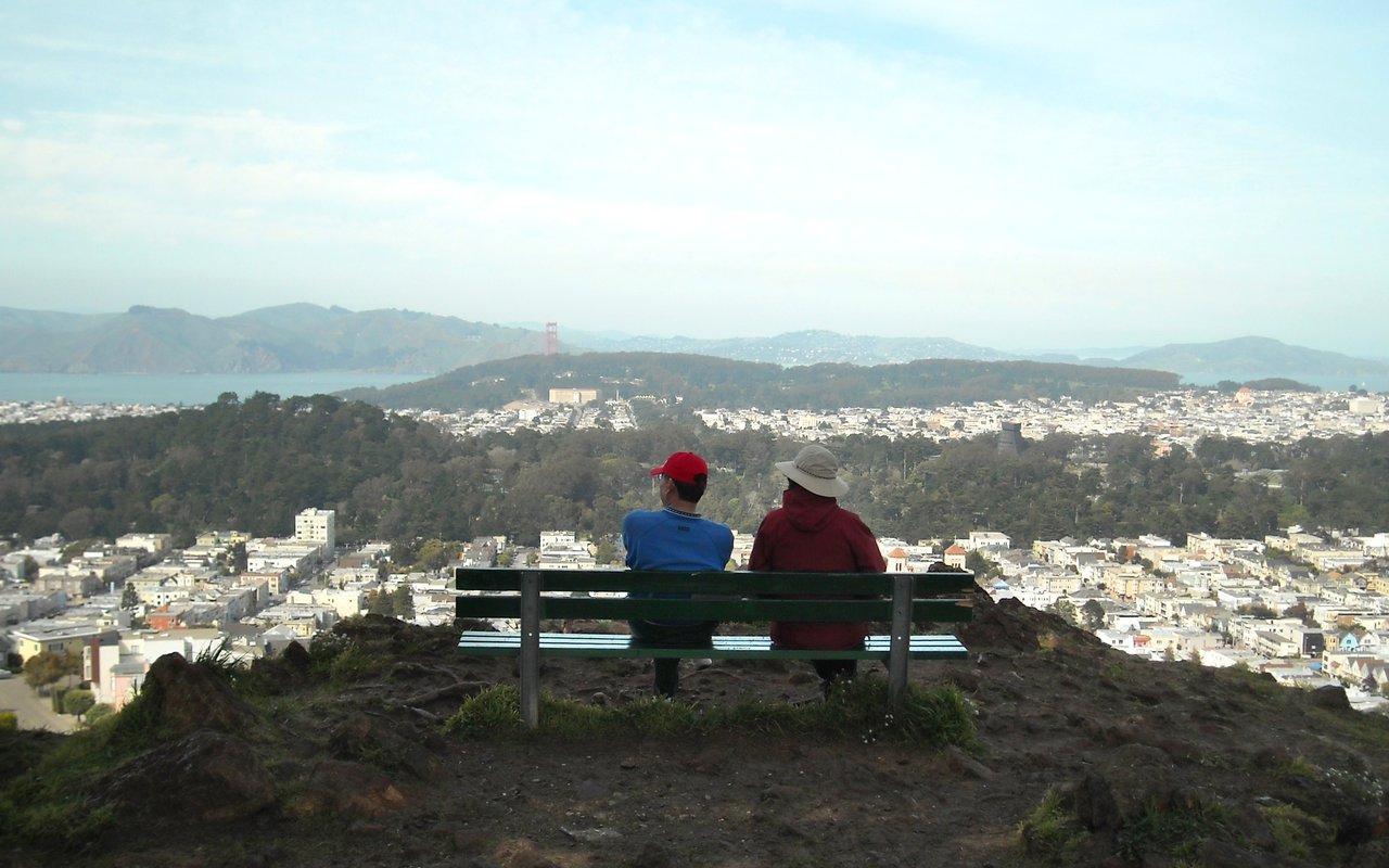 AWAYN IMAGE Hike to Grandview Park San Francisco