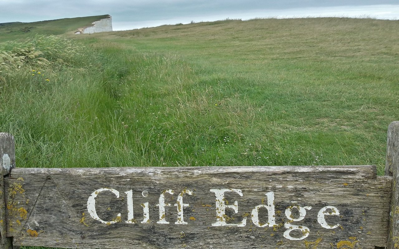 AWAYN IMAGE Cliff Edge, Seven Sisters, Sussex